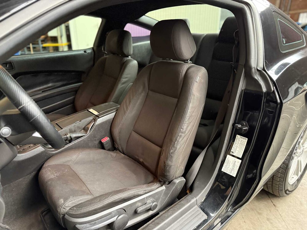 Ford Mustang 3,7 V6 305 PS 2012 Coupé -Schaltgetriebe-