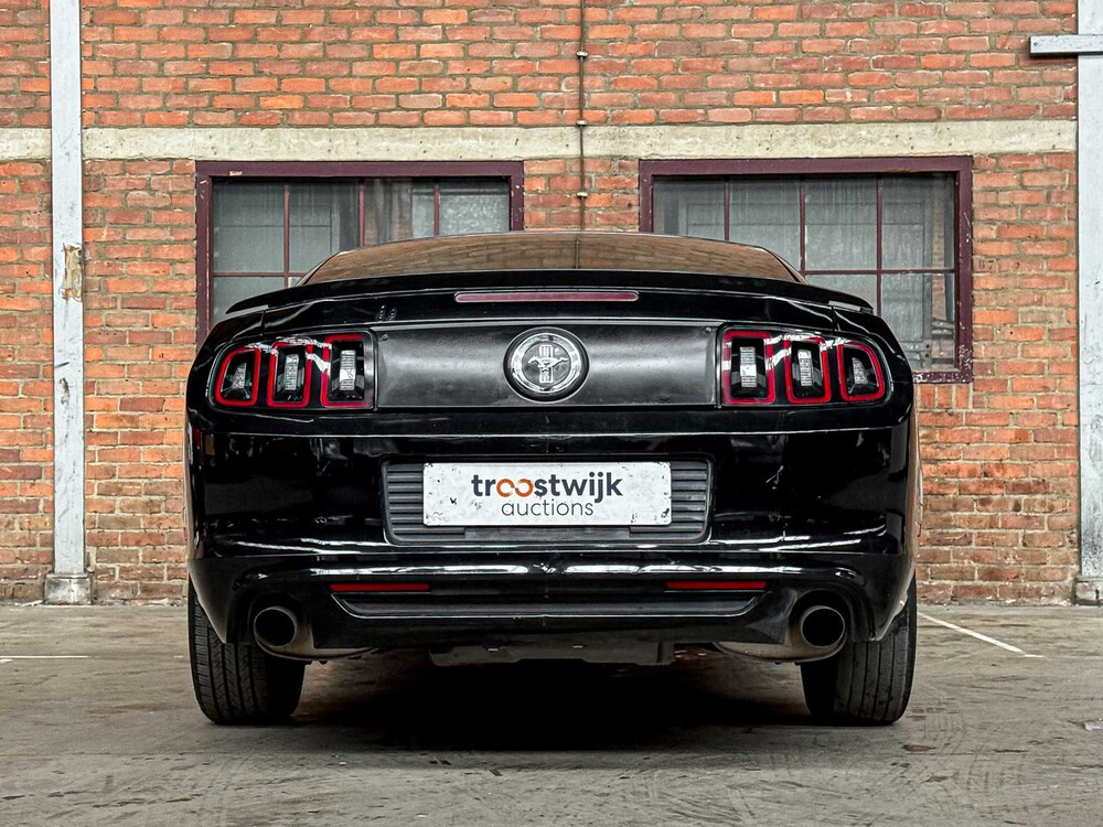 Ford Mustang 3,7 V6 305 PS 2012 Coupé -Schaltgetriebe-