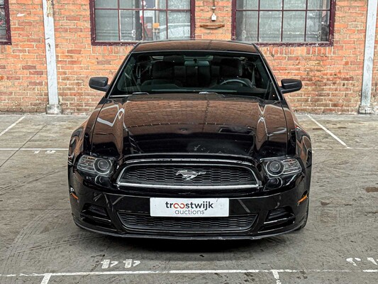 Ford Mustang 3,7 V6 305 PS 2012 Coupé -Schaltgetriebe-