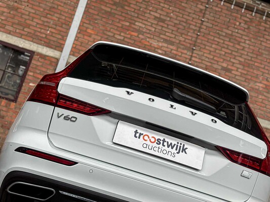Volvo V60 2.0 T6 Recharge AWD Inscription Expression 253pk 2021 (Origineel-NL + 1e eigenaar), N-828-HZ