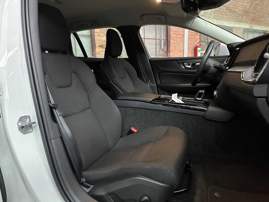 Volvo V60 2.0 T6 Recharge AWD Inschrift 253 PS 2021 (Original-NL + 1. Besitzer), N-828-HZ