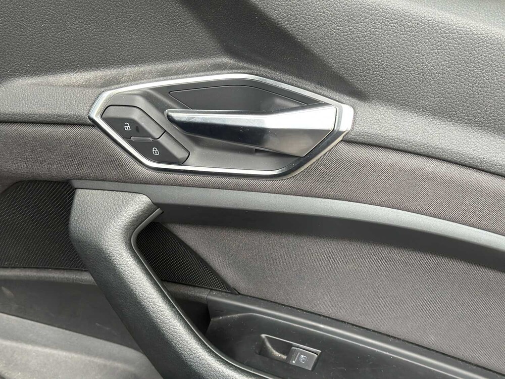 Audi e-tron 50 Quattro Launch Edition 71 kWh 313pk 2020 (Origineel-NL & 1e Eigenaar), J-840-LR