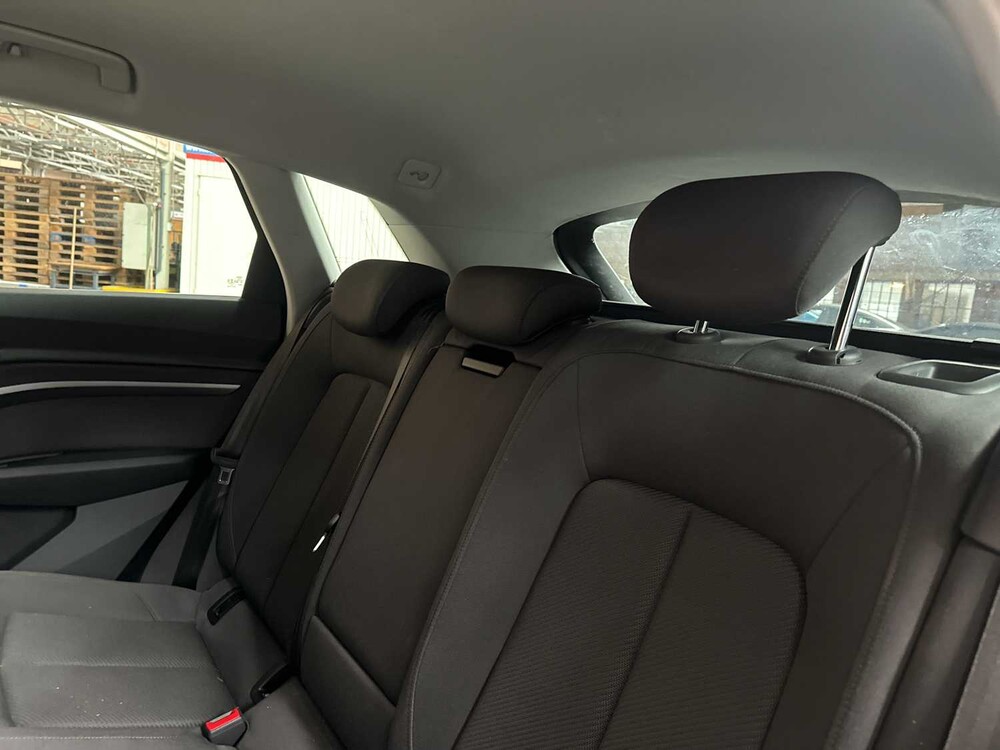 Audi e-tron 50 Quattro Launch Edition 71 kWh 313pk 2020 (Origineel-NL & 1e Eigenaar), J-840-LR