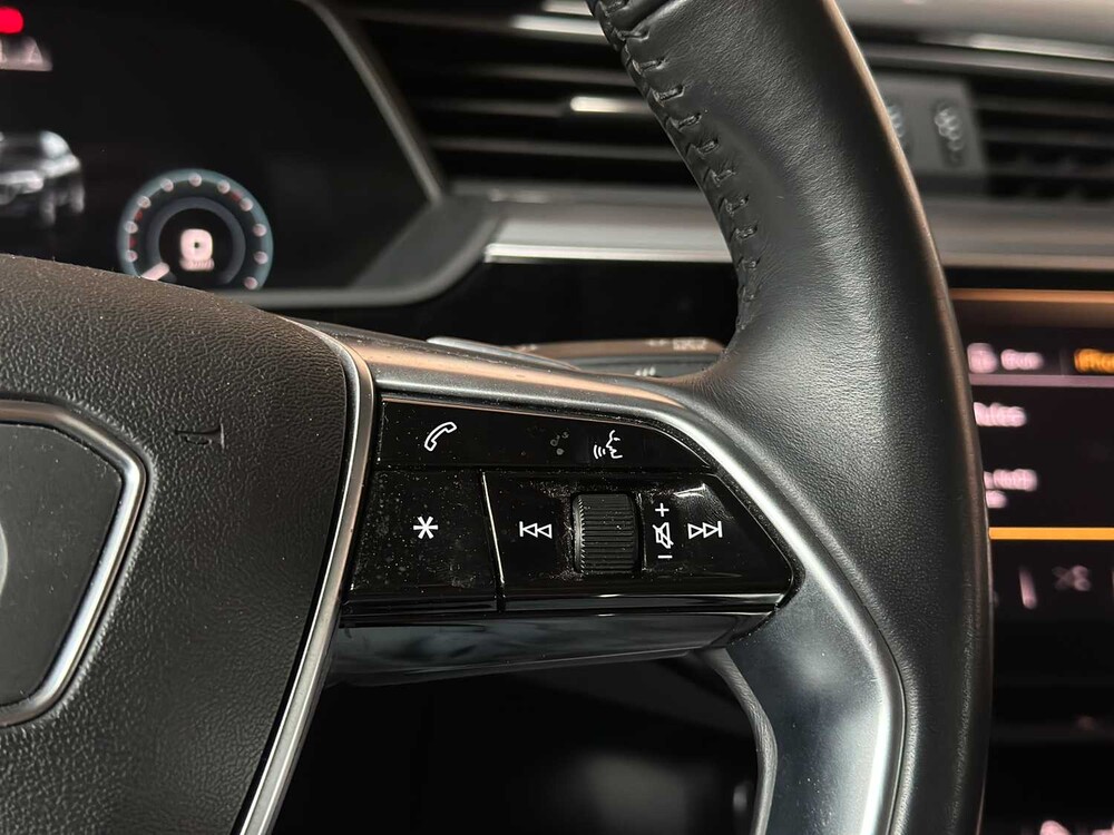 Audi e-tron 50 Quattro Launch Edition 71 kWh 313pk 2020 (Origineel-NL & 1e Eigenaar), J-840-LR