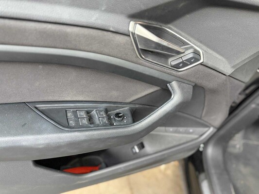 Audi e-tron 50 Quattro Business Edition 71 kWh 313pk 2020, K-422-JJ