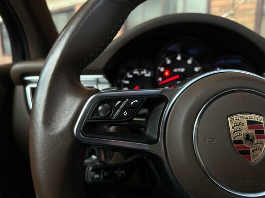 Porsche Macan GTS 3,0 V6 360 PS 2016 (69.000 km)