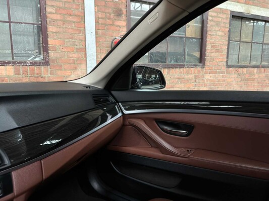 BMW 528i Touring Luxury Edition F11 245hp 2014 5-series, 6-TZT-71