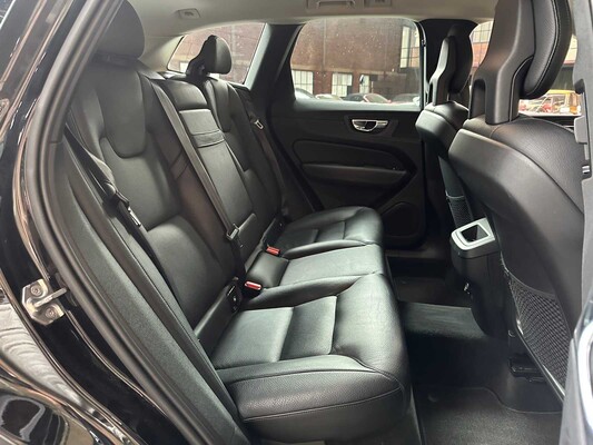 Volvo XC60 2.0 D4 AWD Momentum 190hp 2017, P-666-DB