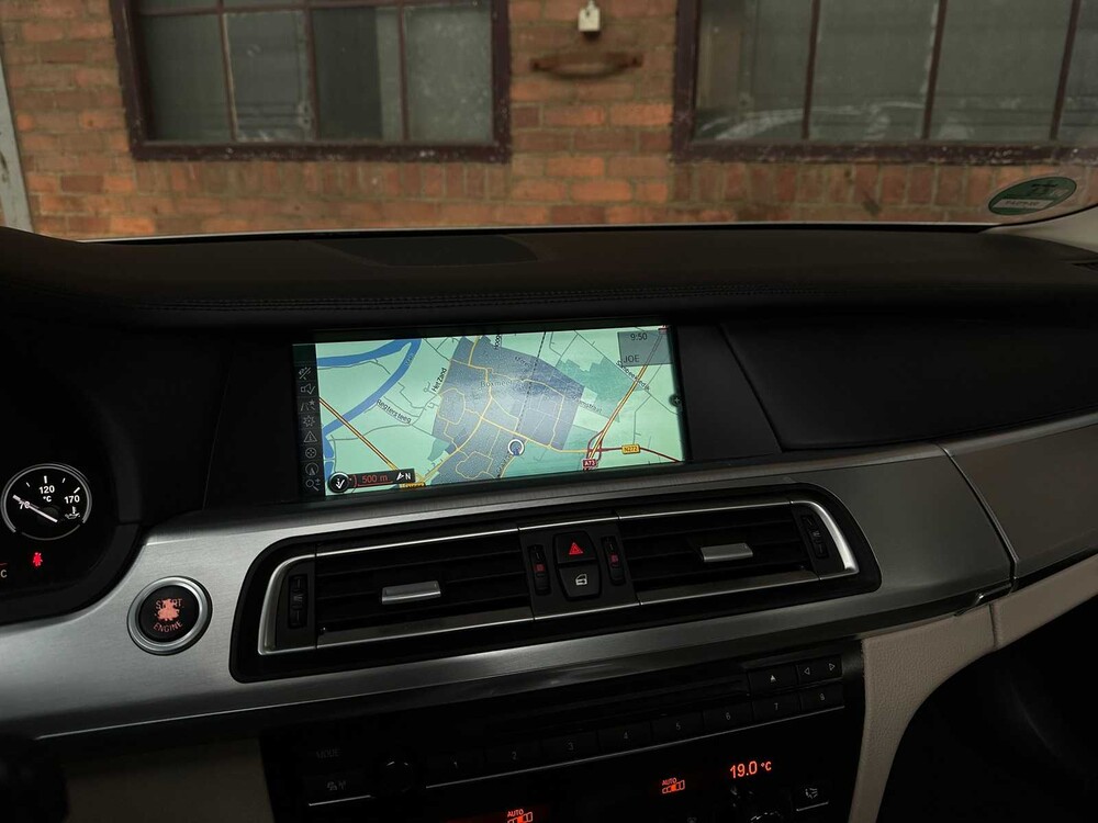 BMW 750i ActiveHybrid 4,4 V8 407 PS 2010 7er, 02-PGJ-7 Youngtimer