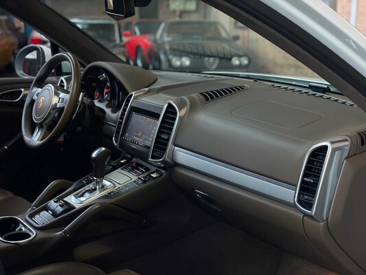 Porsche Cayenne Turbo 4,8 V8 500 PS 2013 OEM Sport Design 500 PS 2013