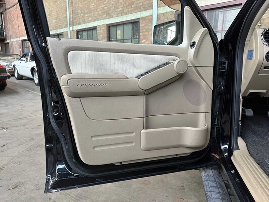 Ford Explorer Sport Trac Pick-up 4,0 V6 210 PS 2007 Yountimer