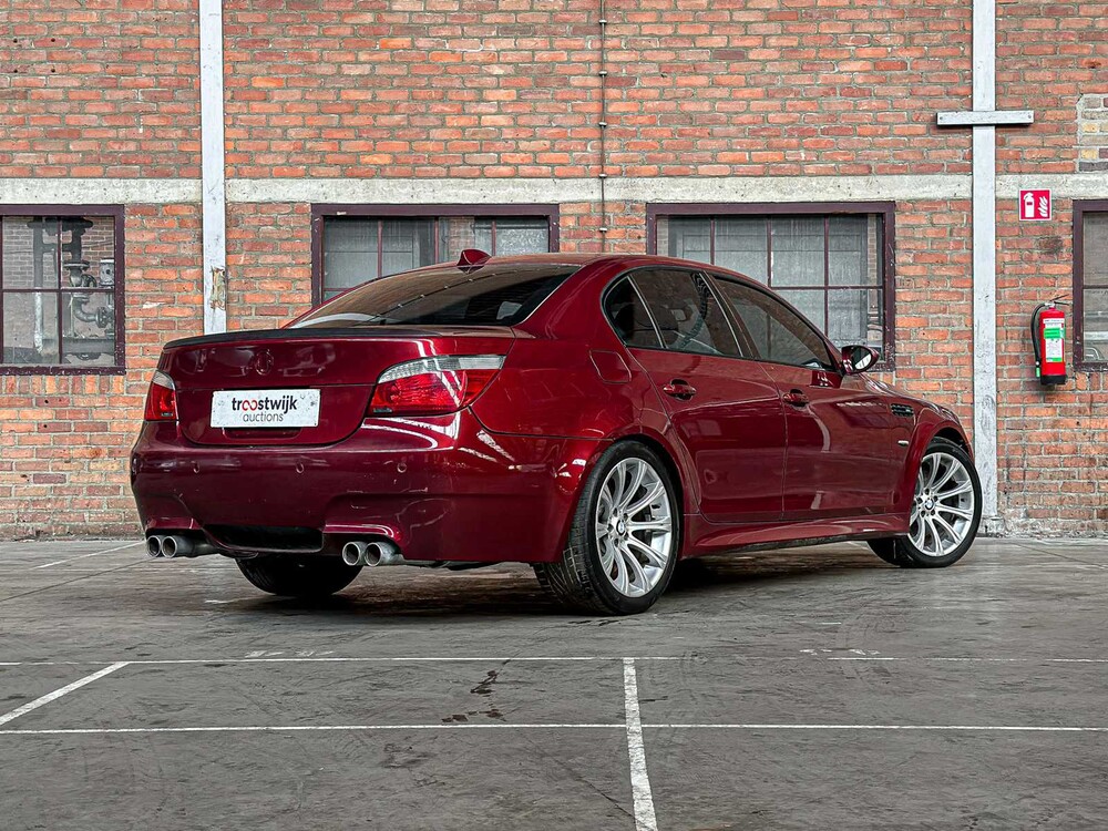 BMW M5 5.0 V10 E60 500pk 2006 5-serie