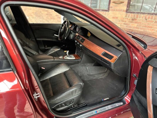 BMW M5 5.0 V10 E60 500pk 2006 5-serie