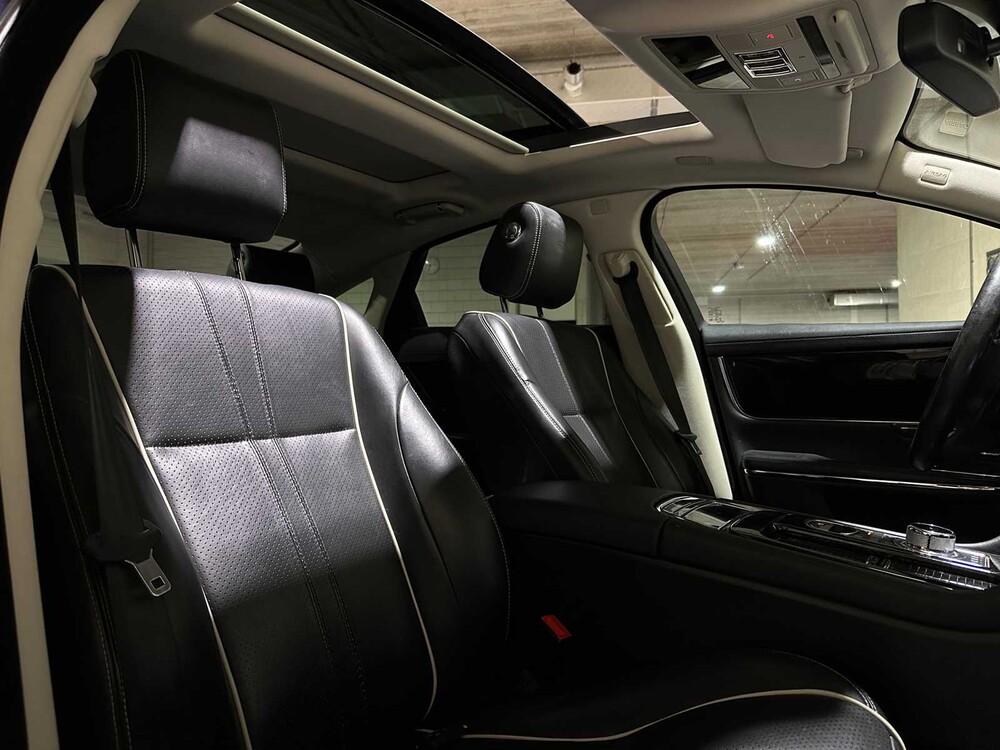 Jaguar XJ 3.0 D Premium Luxury 300pk 2016, RV-612-X