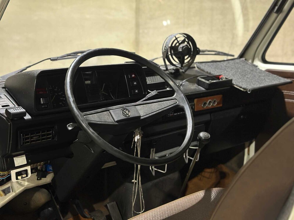 Volkswagen T3 Kampeerwagen 1980, KF-62-DX Camper