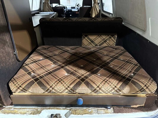 Volkswagen T3 Kampeerwagen 1980, KF-62-DX Camper