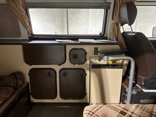 Volkswagen T3 Kampeerwagen 1980, KF-62-DX Camper