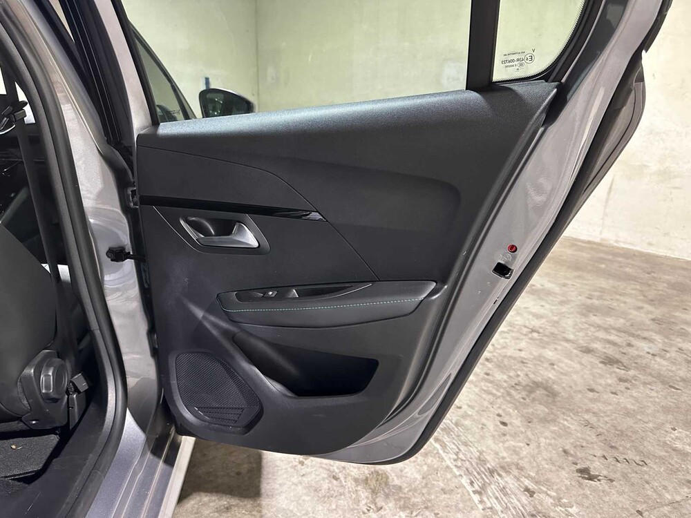 Peugeot 208 1.2 PureTech Blue Lease Allure 101pk 2021, L-705-ZD