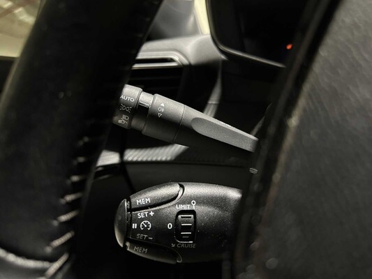 Peugeot 208 1.2 PureTech Blue Lease Allure 101pk 2021, L-705-ZD