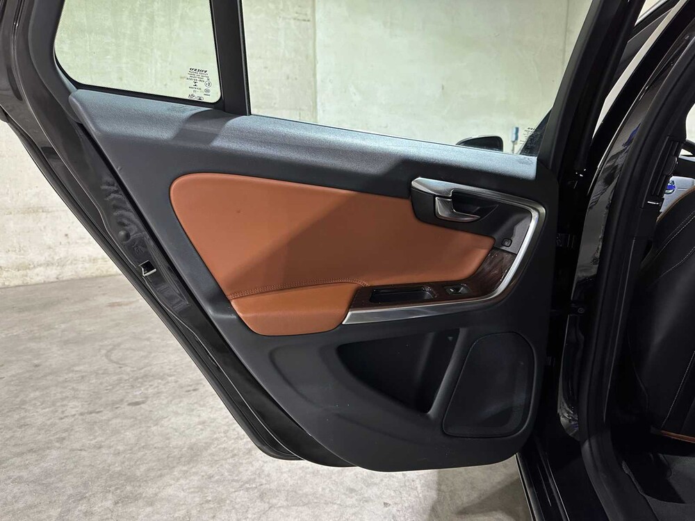 Volvo V60 2.4 D6 Twin Engine Summum 220pk 2015 Plug-In Hybrid, HR-946-F