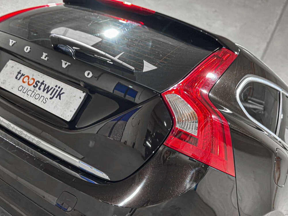 Volvo V60 2.4 D6 Twin Engine Summum 220pk 2015 Plug-In Hybrid, HR-946-F
