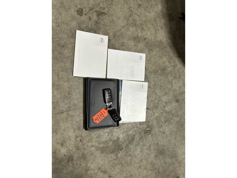 Volvo V60 2.4 D6 Twin Engine Summum 220pk 2015 Plug-In Hybrid, HR-946-F