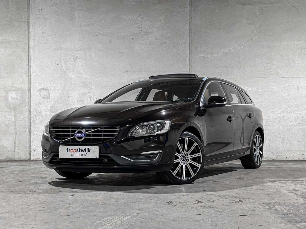 Volvo V60 2.4 D6 Twin Engine Summum 220pk 2015 Plug-In Hybrid, HR-946-F
