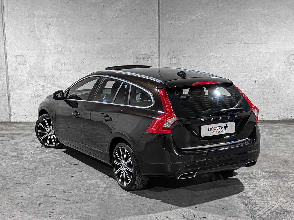 Volvo V60 2.4 D6 Twin Engine Summum 220pk 2015 Plug-In Hybrid, HR-946-F