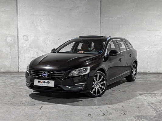 Volvo V60 2.4 D6 Twin Engine Summum 220pk 2015 Plug-In Hybrid, HR-946-F