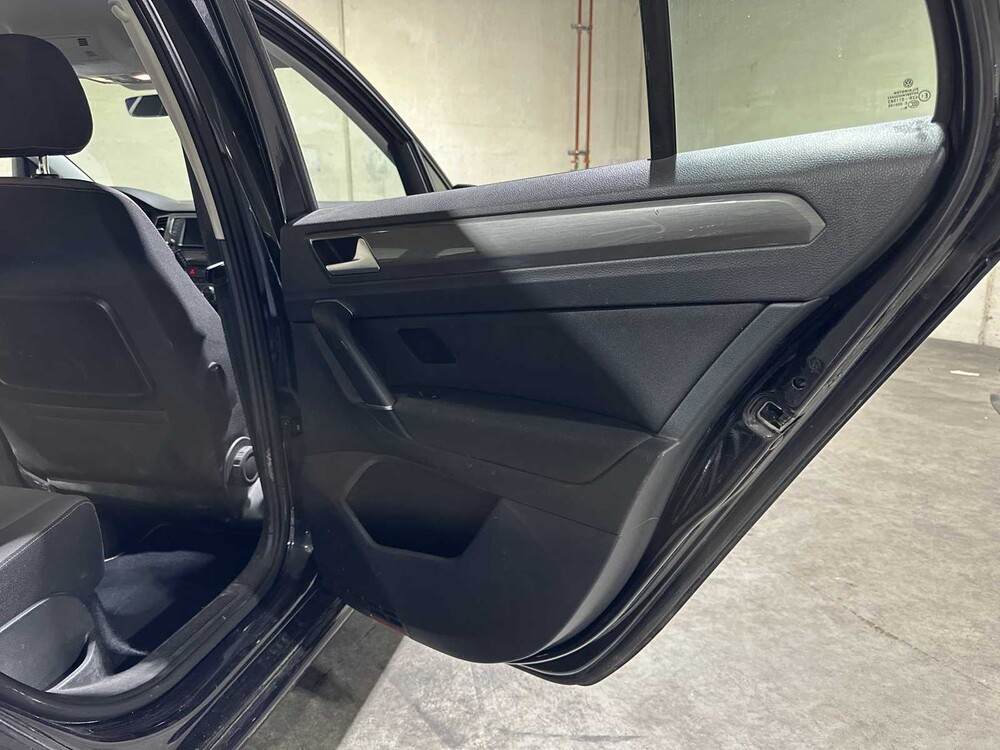 Volkswagen Golf Sportsvan 1.4 TSI Highline 125pk 2017, J-059-FG