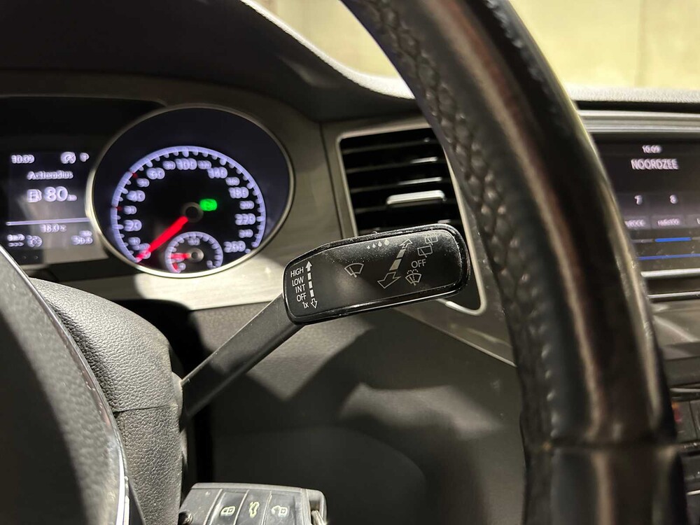 Volkswagen Golf Sportsvan 1.4 TSI Highline 125pk 2017, J-059-FG