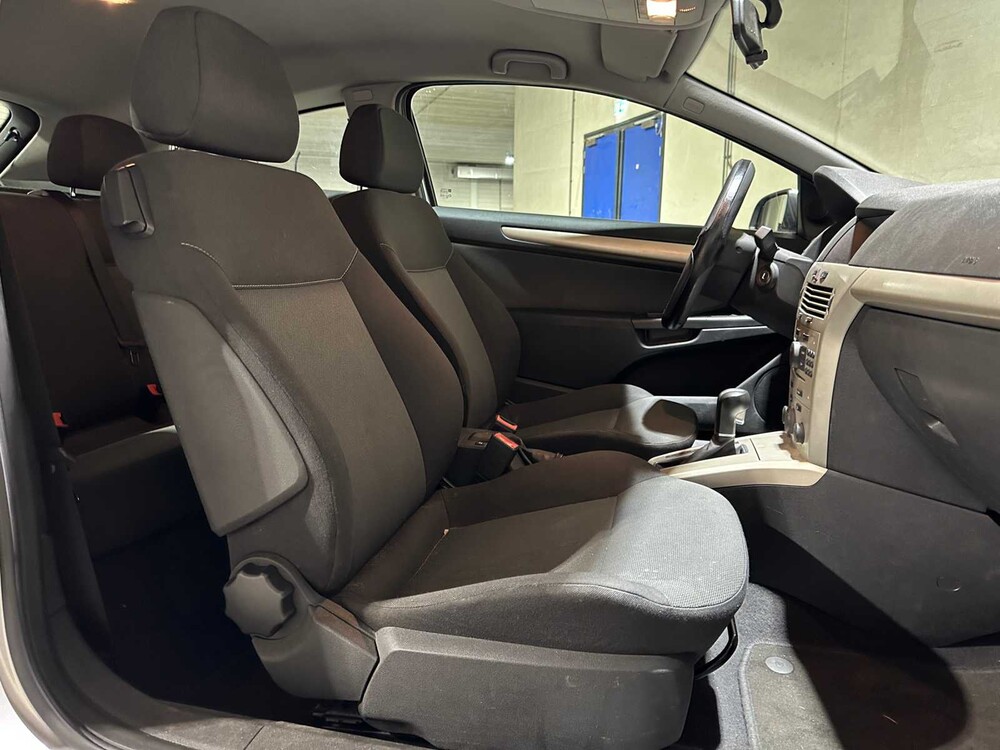 Opel Astra GTC 1.8 Temptation 140pk 2007, 88-XT-FZ Youngtimer