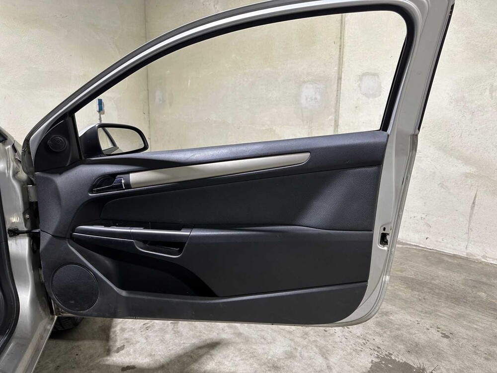 Opel Astra GTC 1.8 Temptation 140pk 2007, 88-XT-FZ Youngtimer