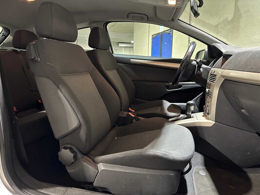 Opel Astra GTC 1.8 Temptation 140pk 2007, 88-XT-FZ Youngtimer