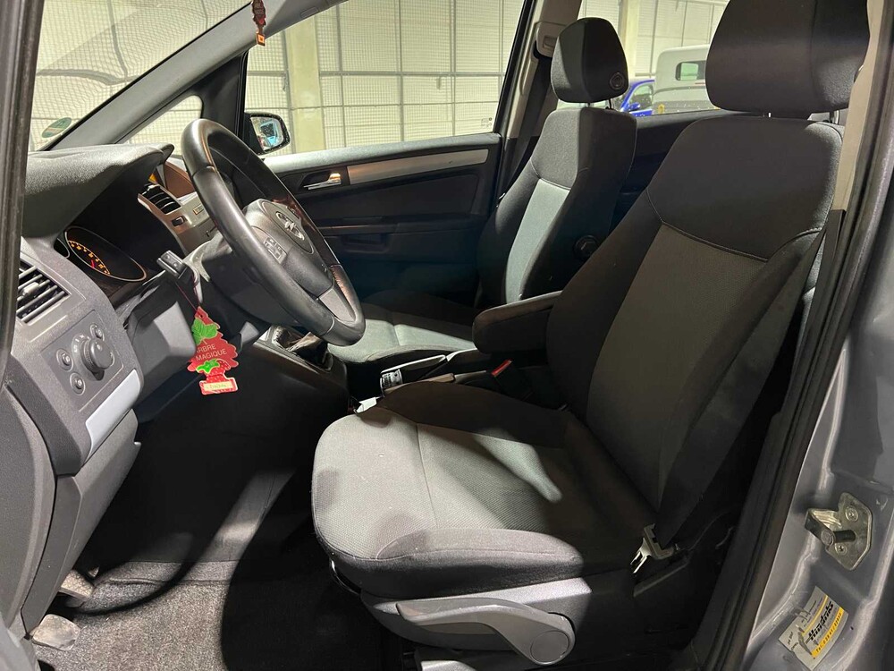 Opel Zafira 1.9 CDTi Enjoy 7-Persoons 120pk 2005, P-660-PX