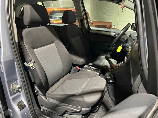 Opel Zafira 1.9 CDTi Enjoy 7-Persoons 120pk 2005, P-660-PX