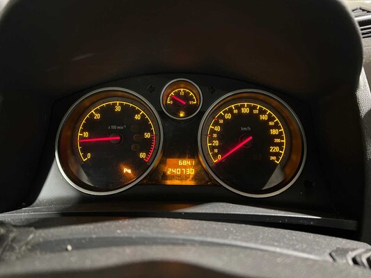 Opel Zafira 1.9 CDTi Enjoy 7-Persoons 120pk 2005, P-660-PX