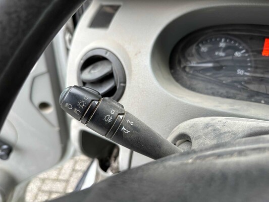 Renault Master T28 2.5dCi 114pk 2006, 23-BZ-XL Youngtimer