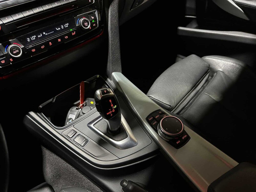 BMW 320i Automaat Centennial High Executive 184pk 2016 3-serie Touring, JR-371-D