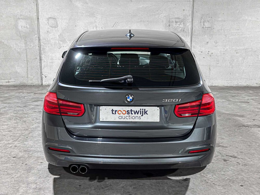 BMW 320i Automaat Centennial High Executive 184pk 2016 3-serie Touring, JR-371-D