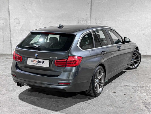 BMW 320i Automaat Centennial High Executive 184pk 2016 3-serie Touring, JR-371-D