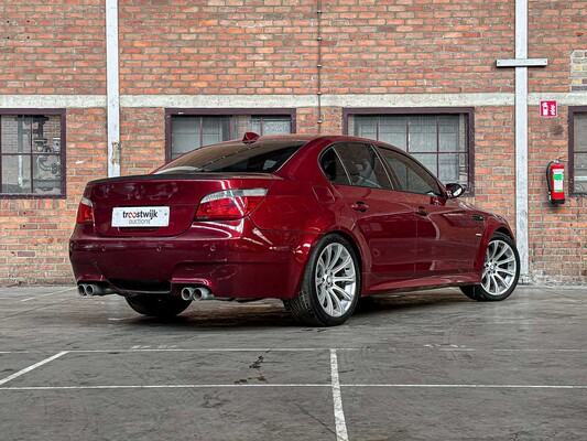 BMW M5 5.0 V10 E60 500pk 2006 5-serie