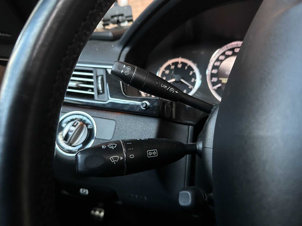 Mercedes-Benz E500 5.5 V8 AMG E-klasse 388pk 2009 -Youngtimer-