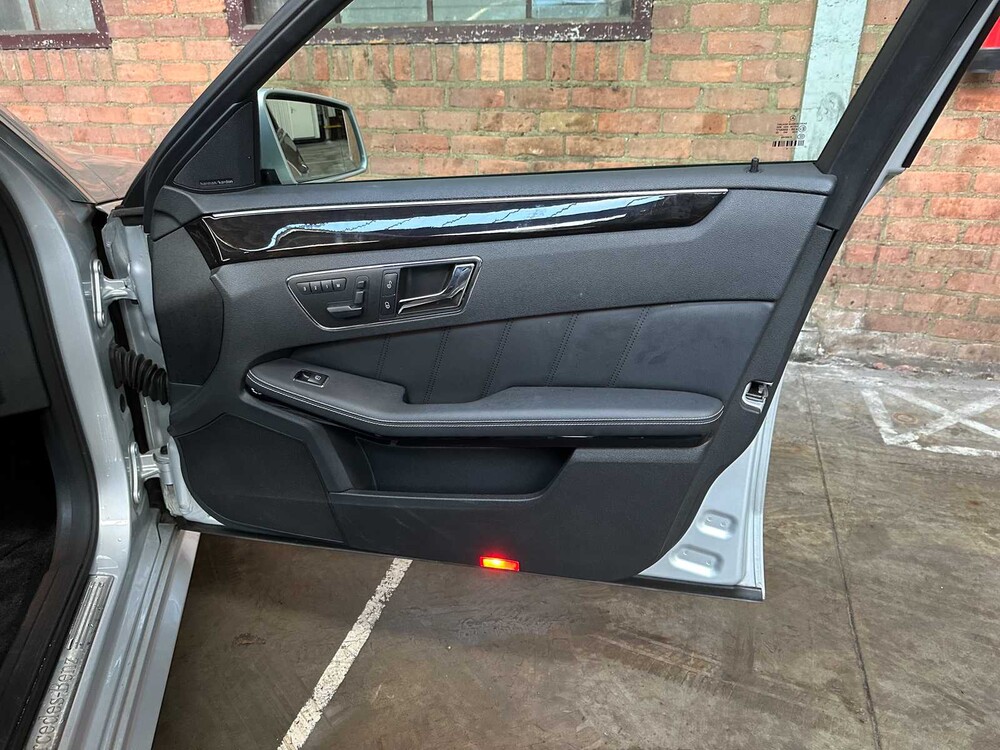 Mercedes-Benz E500 5.5 V8 AMG E-klasse 388pk 2009 -Youngtimer-