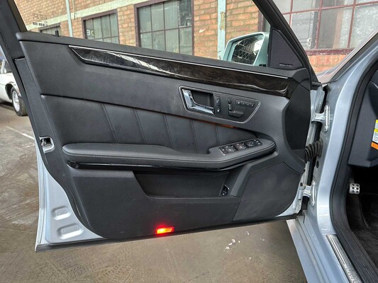 Mercedes-Benz E500 5.5 V8 AMG E-klasse 388pk 2009 -Youngtimer-