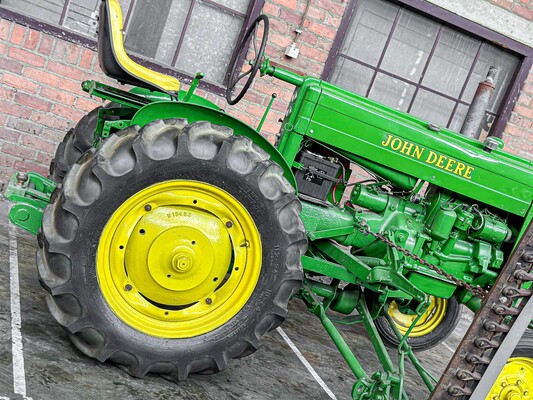 John Deere Model M 2-Zylinder 20 PS Traktor-Oldtimer von 1952
