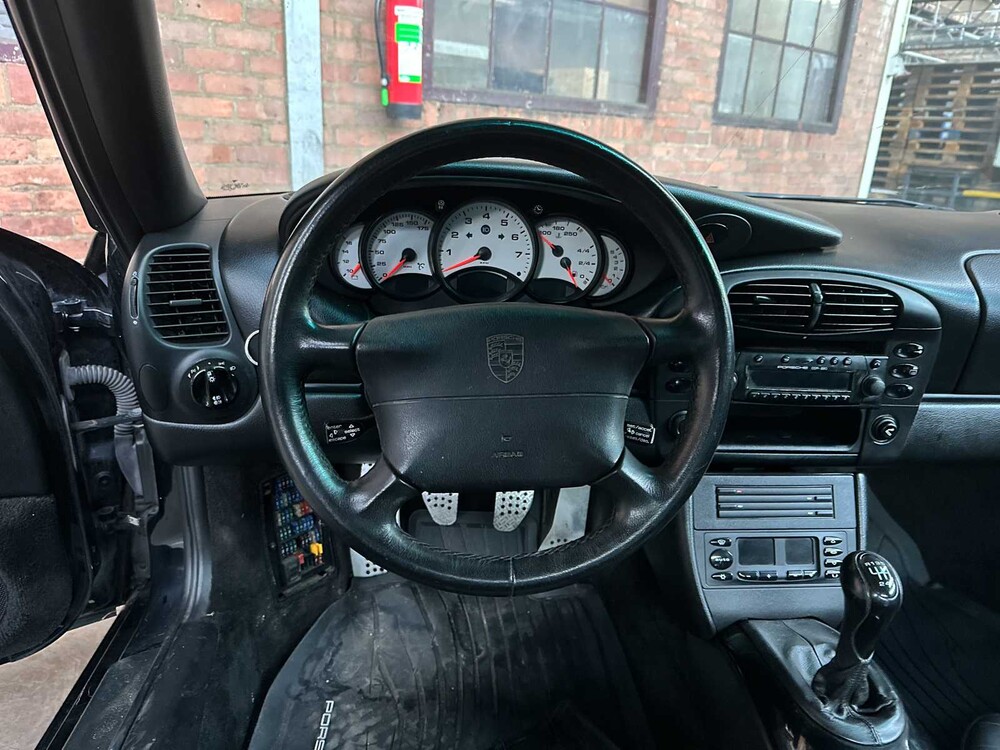 Porsche 911 996 Carrera Coupe 3.4 300PK 2001 -Handgeschakeld- Youngtimer