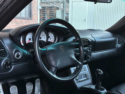 Porsche 911 996 Carrera Coupe 3.4 300PK 2001 -Handgeschakeld- Youngtimer