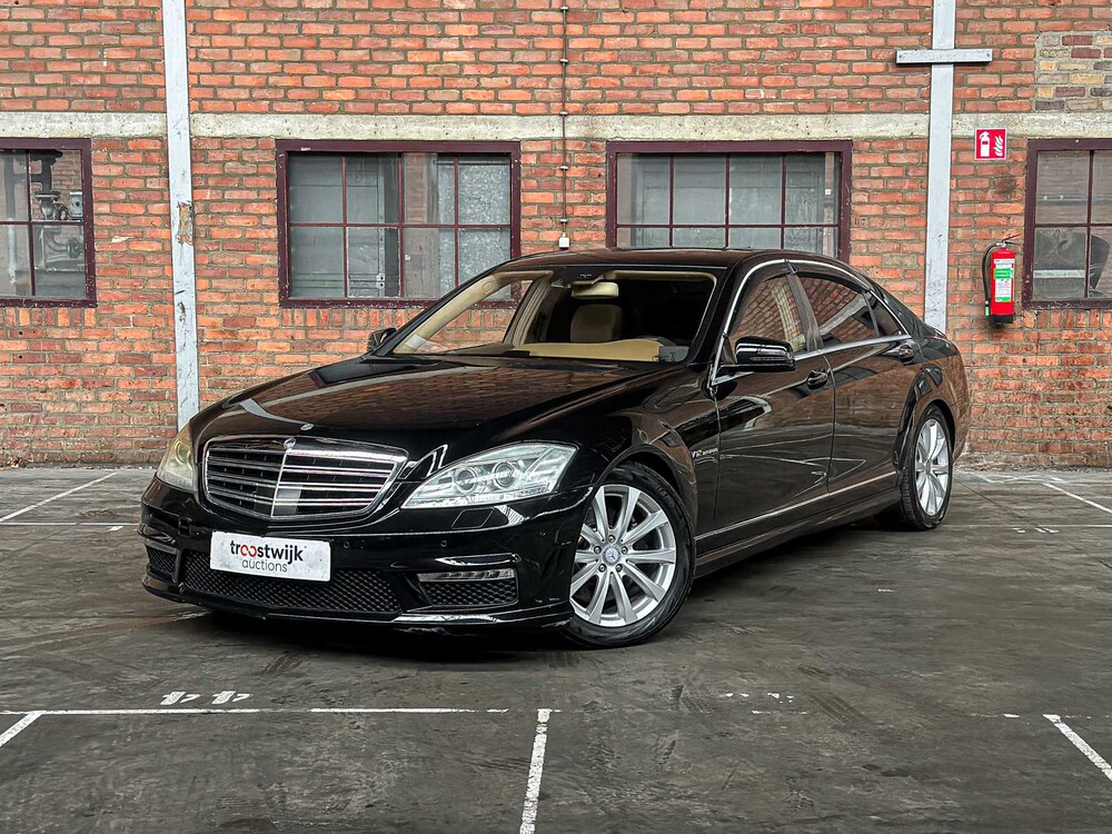 Mercedes-Benz S600 Long S-class 5.5 V12 517hp 