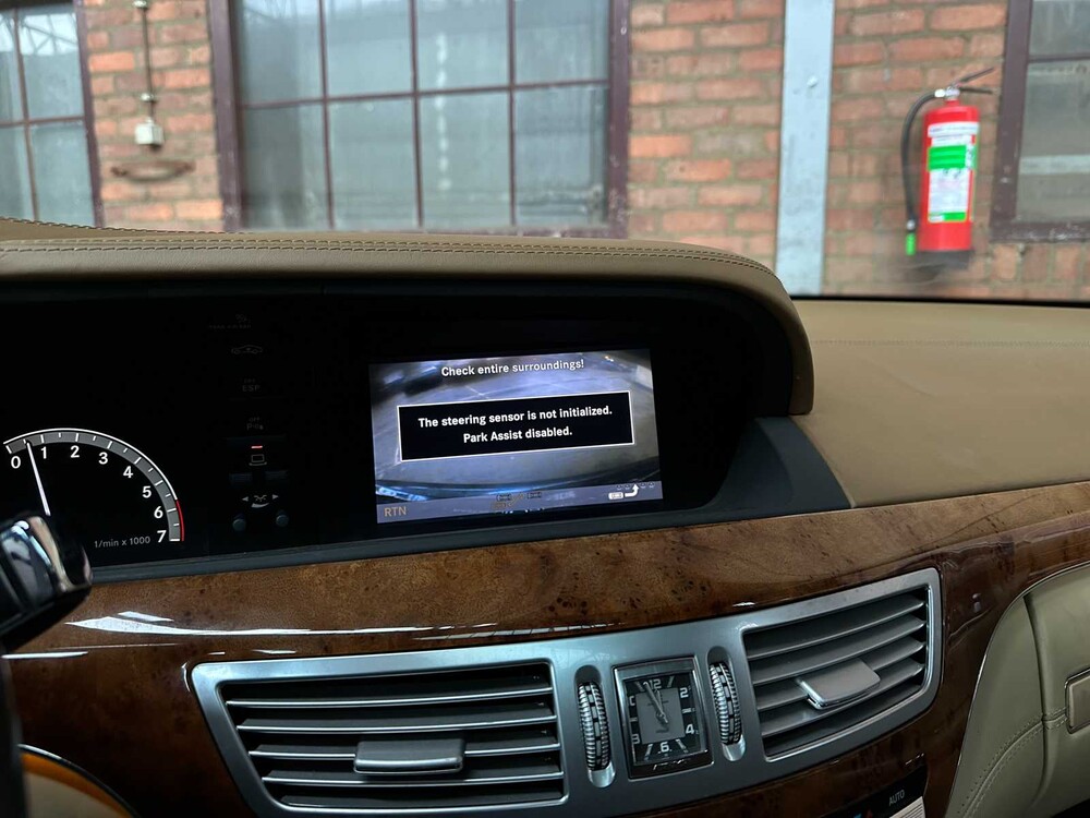 Mercedes-Benz S600 Long S-class 5.5 V12 517hp 